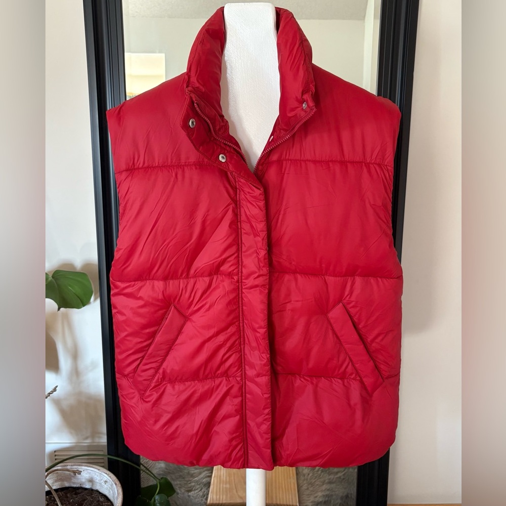 ABERCROMBIE & FITCH Red Puffer Vest